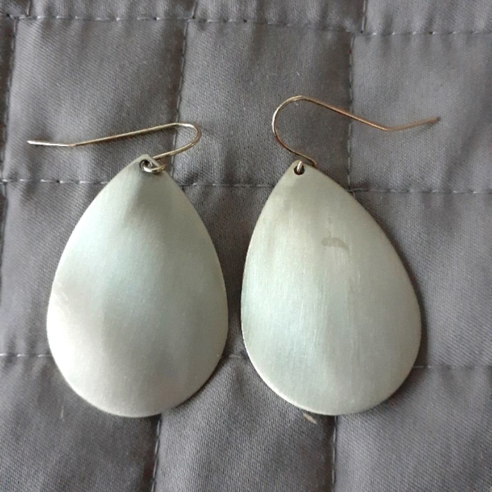 Brushed gold earrings